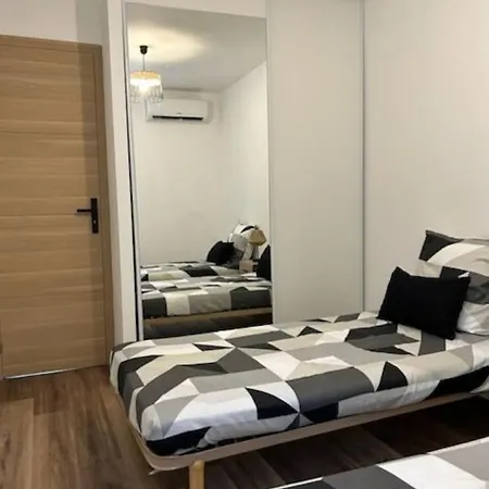 Jacuzzi Apartment